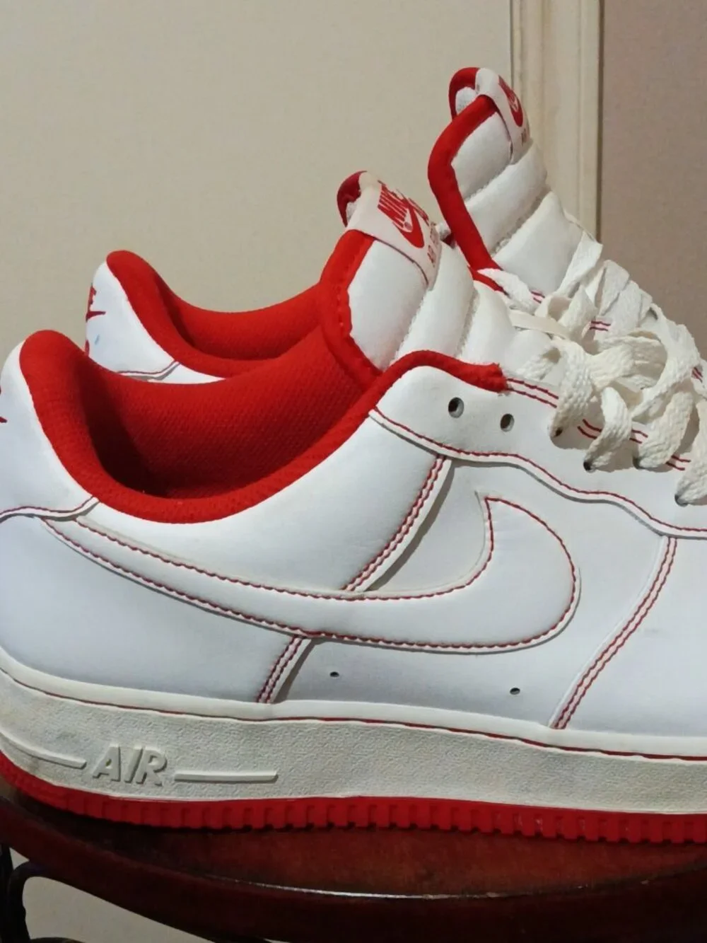 Nike Air Force 1 Sneakers Mens Size 11 US White University Red Shoes CV1724-100
